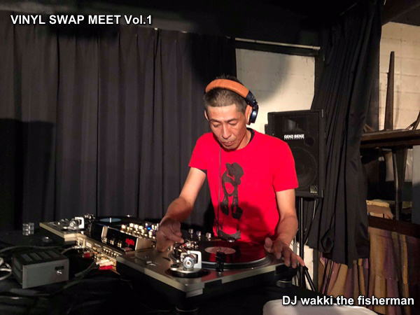 フリーマーケットになぜか玉ねぎを大量に持参! 淡路島のトップDJ!